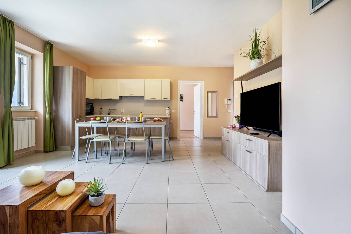 Ganze Wohnung, Residence La Villa - Ferienwohnung Principe mit Garten, Pool & Wlan in Tignale, Gardasee-Berge