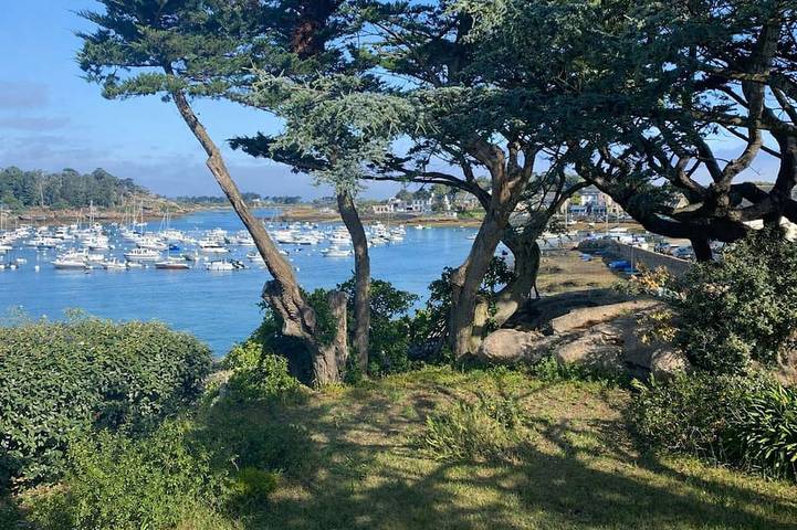 Location de vacances pour 9 personnes, avec jardin et jacuzzi dans Port De Ploumanac H Perros Guirec