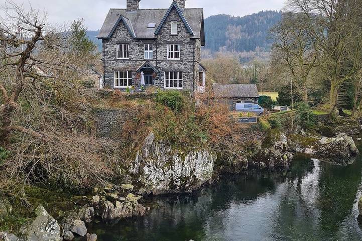 Cottage for 12 people, with garden and terrace in Betws-y-Coed