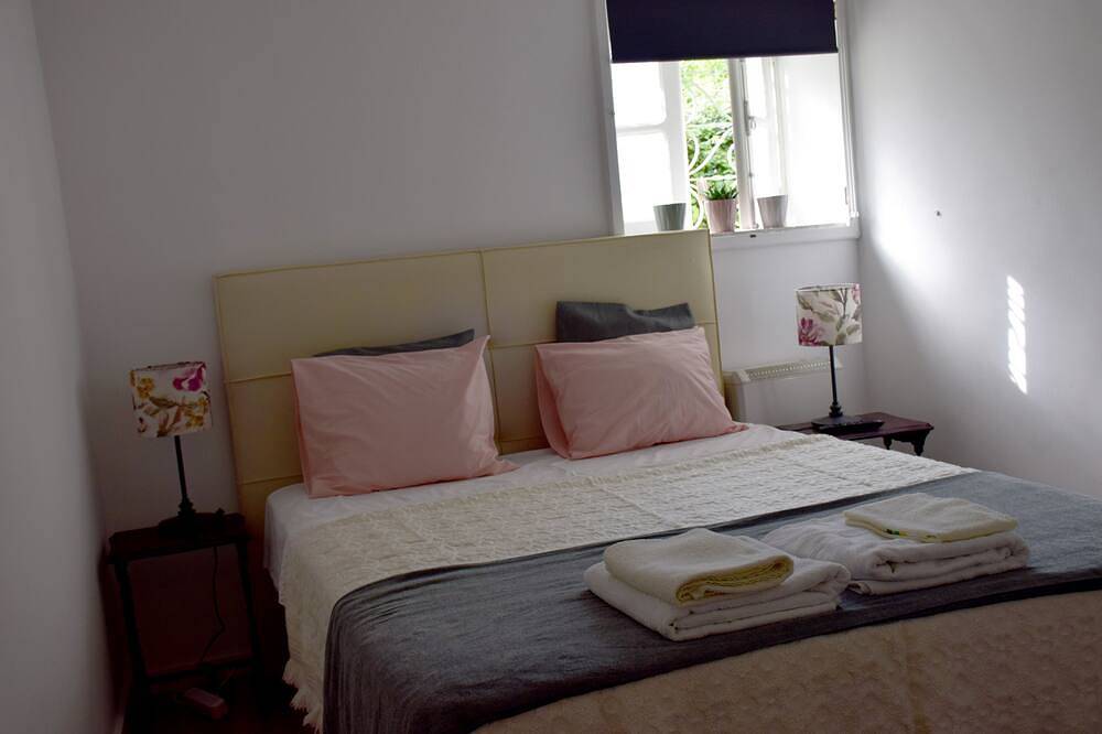 Green House - Quarto 1 - Pequeno Almoço Continental Incluído in Massarelos, Porto