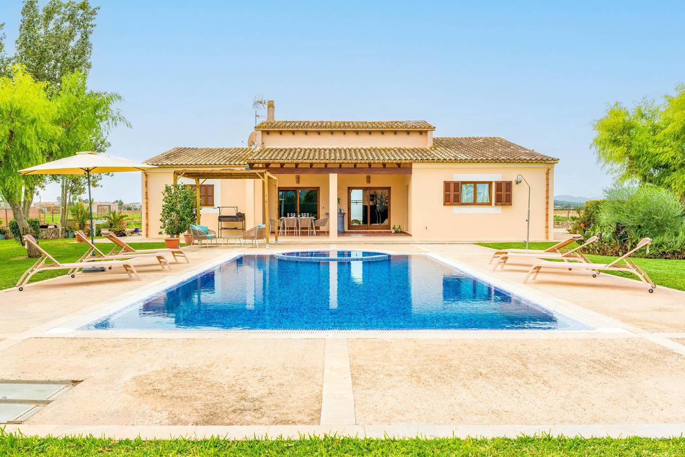 Son Crestes - Bonita casa de campo con piscina privada y jacuzzi integrado con Wifi Gratis in Sa Pobla, Mallorca Norte