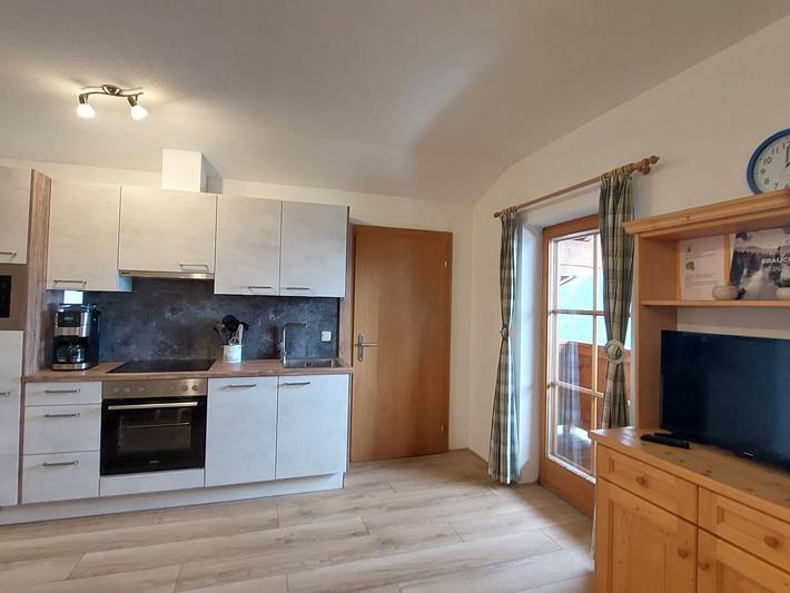 Ferienwohnung für 10 Personen, mit Balkon und Terrasse sowie Garten und Seeblick in Zell am See - 4