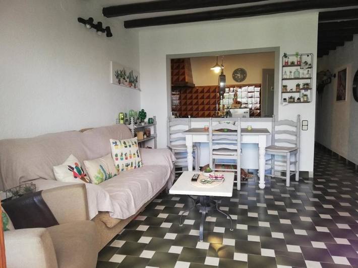 Gîte pour 3 personnes, avec terrasse et vue, animaux acceptés à Garriguella - 4