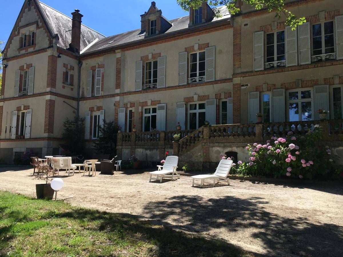Double Room with Lake View in Villeny, Sologne