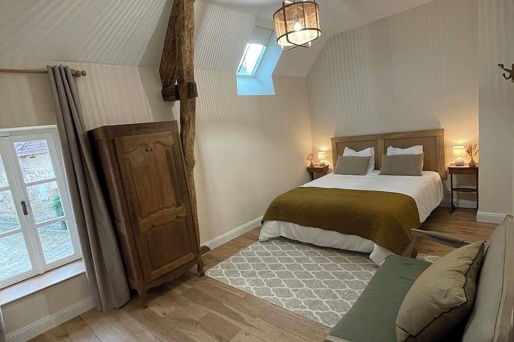 Maison de campagne chic au cœur d’un manoir du 13è siècle et d’une écurie de Cso in Ully-Saint-Georges, Oise