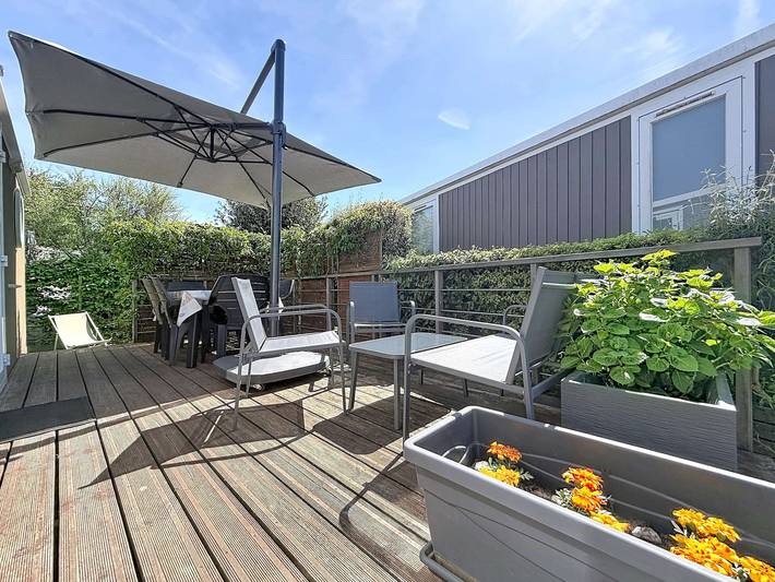Camping pour 4 personnes, avec terrasse et piscine