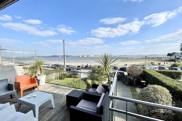 Entire apartment, Luxury T3 neuf de standing Front de mer vue 180 in Larmor-Plage, Côte des Mégalithes
