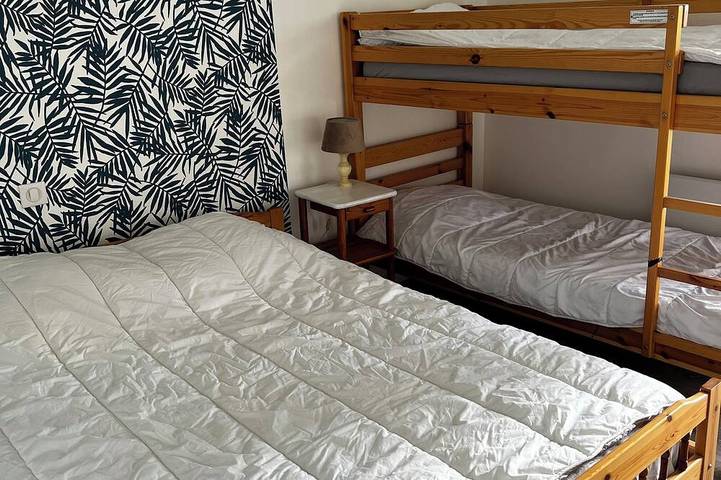 Location de vacances pour 13 personnes, avec terrasse à La Réorthe - 3