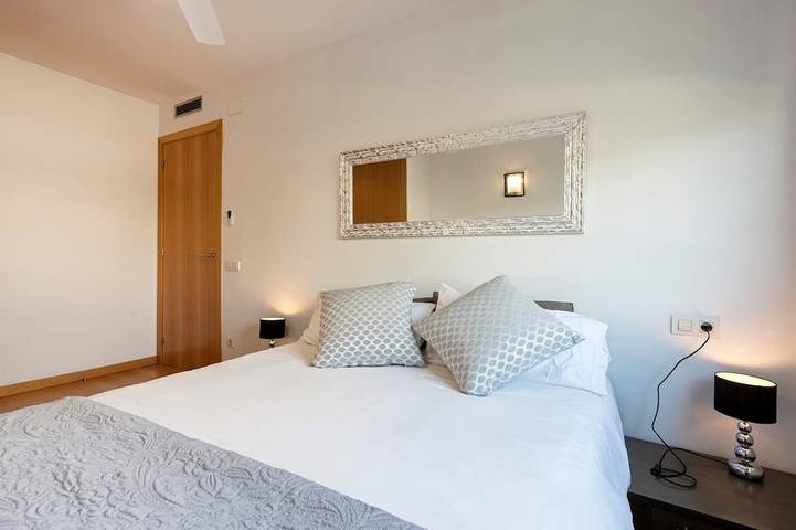 Entire apartment, Forum Ccib Deluxe★Spacious &Elegant★Large Balcony in Port Forum, Sant Adrià de Besòs
