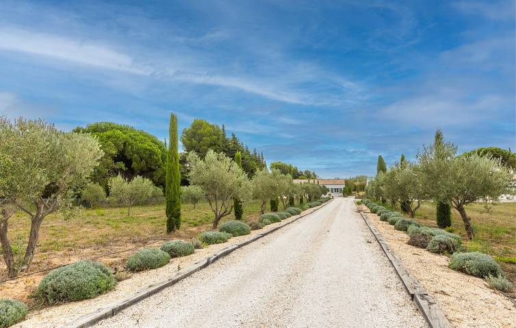 Location de vacances pour 6 personnes, avec terrasse ainsi que piscine et jardin à Sérignan - 3