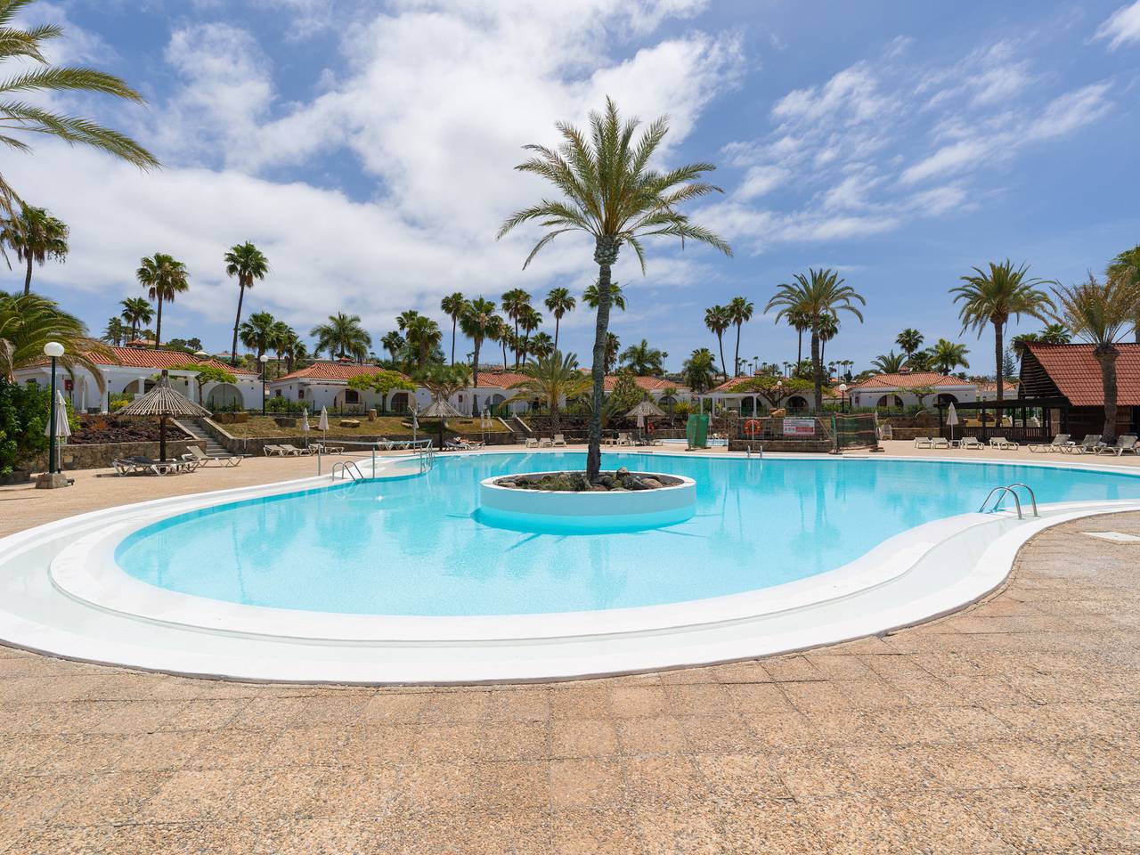 Relax area - refurbished bungalow in Maspalomas, San Bartolomé de Tirajana