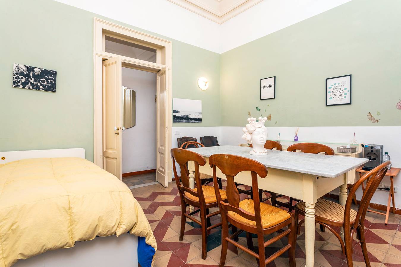 Apartment '2' with Private Terrace, Wi-Fi and Air Conditioning in Catania, Catania Province