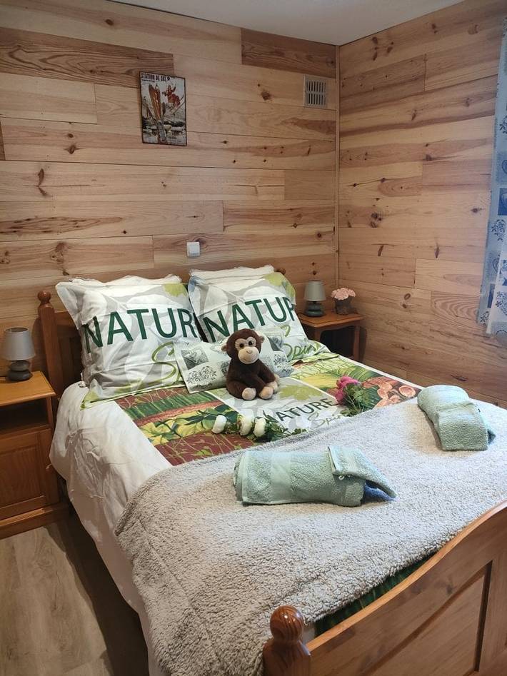 Chambre d’hôte pour 4 personnes, avec jardin et piscine dans les Alpes-de-Haute-Provence