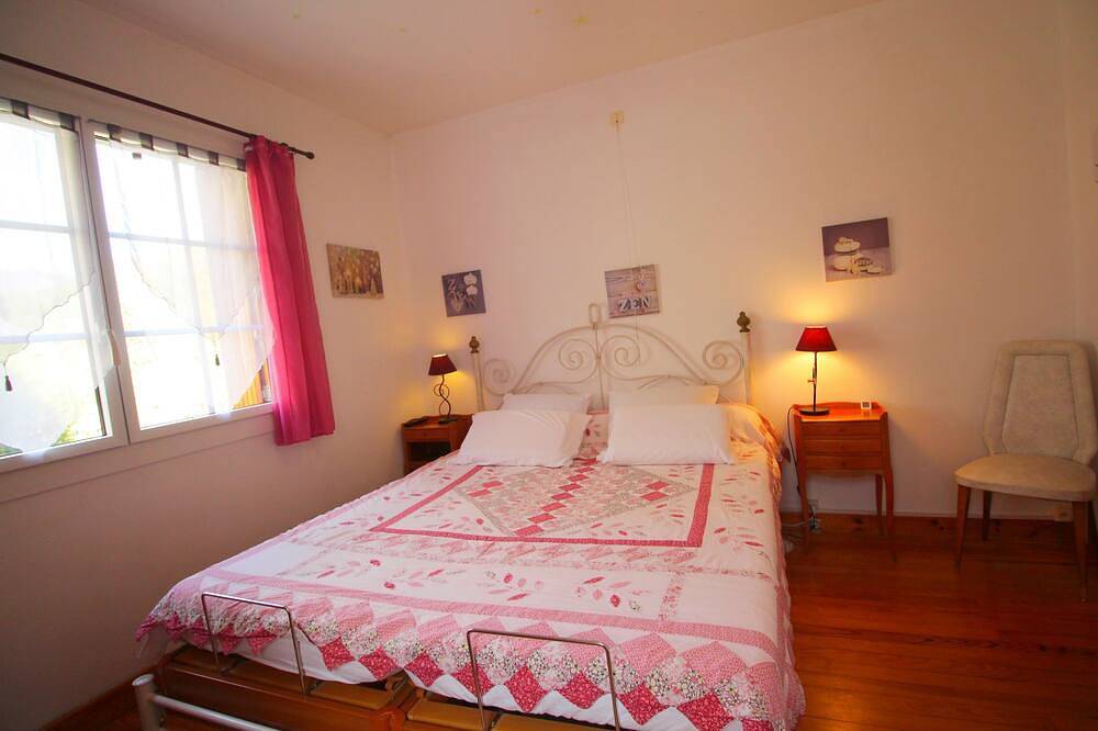Gîte 3★ plein Sud pour 10 Personnes jardin, garage, wifi, 4 chambres, 2 Sb in Benque-Dessous-et-Dessus, Pyrénées