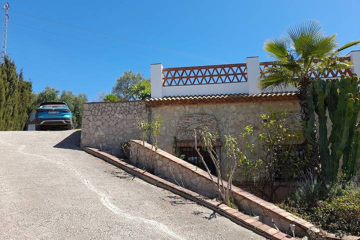 Las Palmeras, romantic vacation home with private pool in a secluded location in Algodonales, Pueblos Blancos