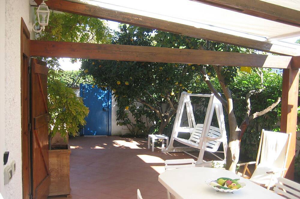 Entire apartment, Beautiful residence residence Mesa del Mar on the ground floor at 500 m. from the sea in Torre Olevola, Agro Pontino