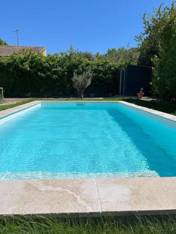 Cottage pour 6 personnes, avec vue ainsi que piscine et jardin à Rognonas