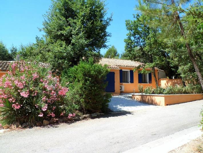 Villa pour 4 personnes, avec Terrasse et Jardin ainsi que Piscine et Vue