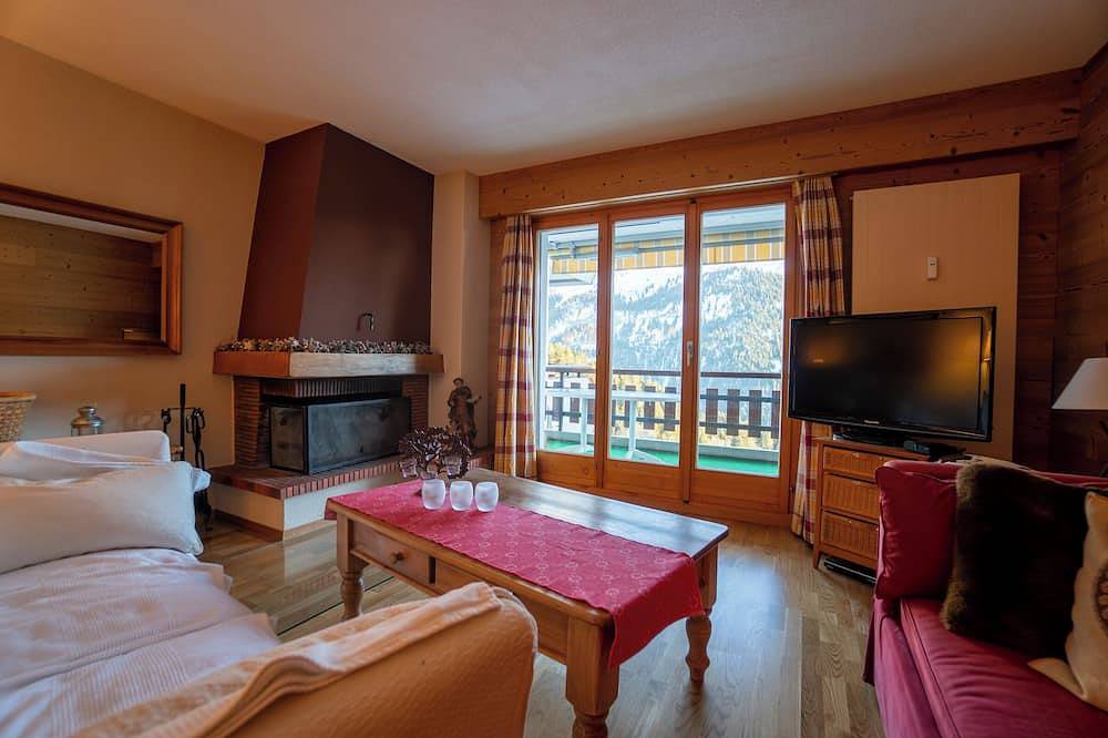 Appartement entier, L'appartement se situe en dessus du village de Gryon, aux Verneys Soleil, à 2 km du téléski des Frac in Gryon, Alpes Vaudoises