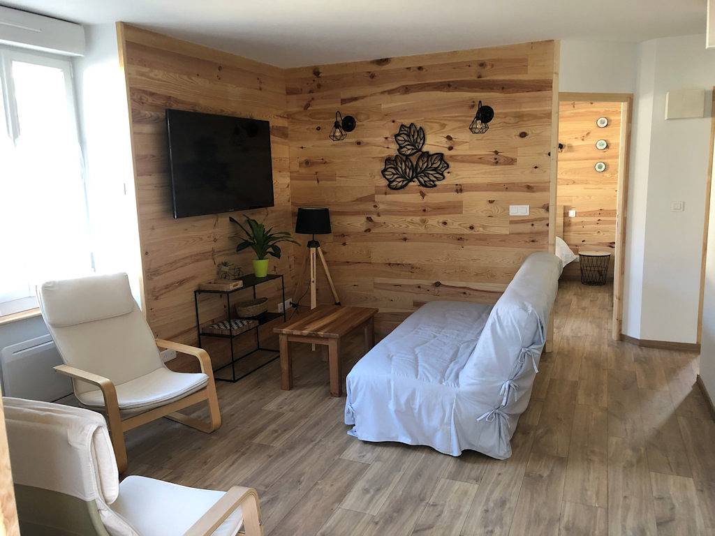Appartement entier, Appartement T3 avec terrasse donnant sur parc in Savignac-les-Ormeaux, Pyrénées