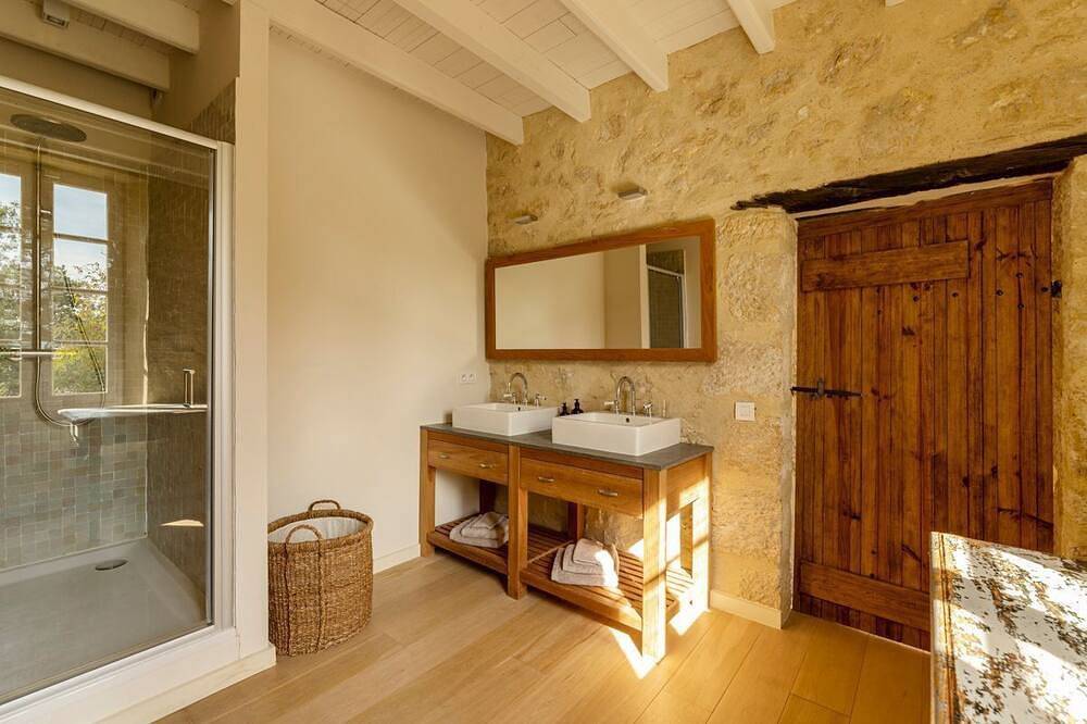 Mirandole - Eight Bedroom Villa, Sleeps 18 in Saint-Orens-Pouy-Petit, Gers