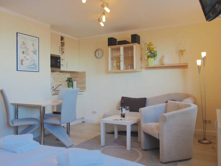 Ferienwohnung für 2 Personen, mit Ausblick in Warnemünde - 4