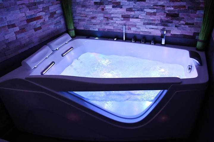 Gîte pour 2 personnes, avec Jacuzzi et Terrasse à Draveil
