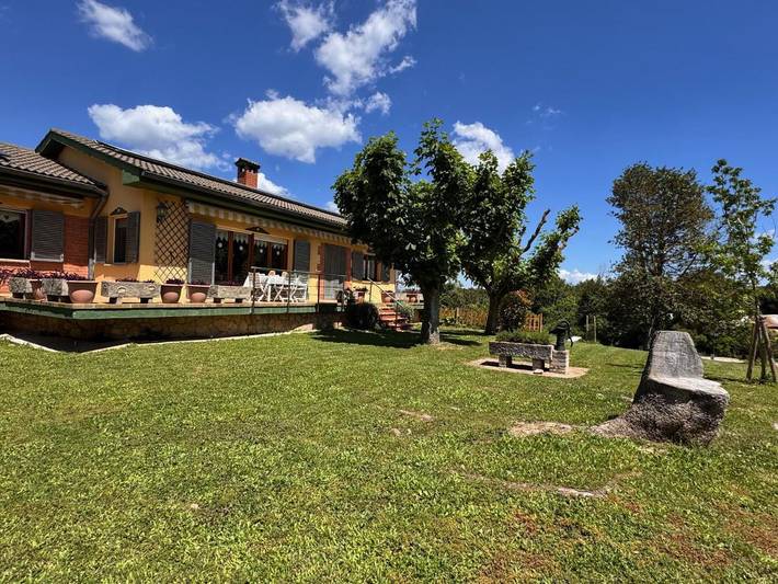 Chalet para 11 personas, con jardín además de vistas y piscina, Familias con niños en Anoia (España) - 2