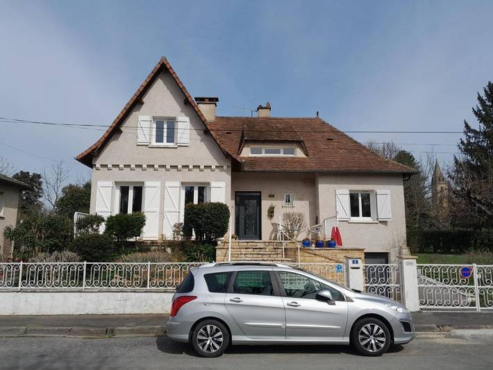 Chambre d’hôte pour 2 personnes, avec Jardin ainsi que Piscine et Vue