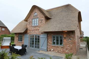 Ferienhaus für 6 Personen, mit Terrasse und Sauna in Oevenum