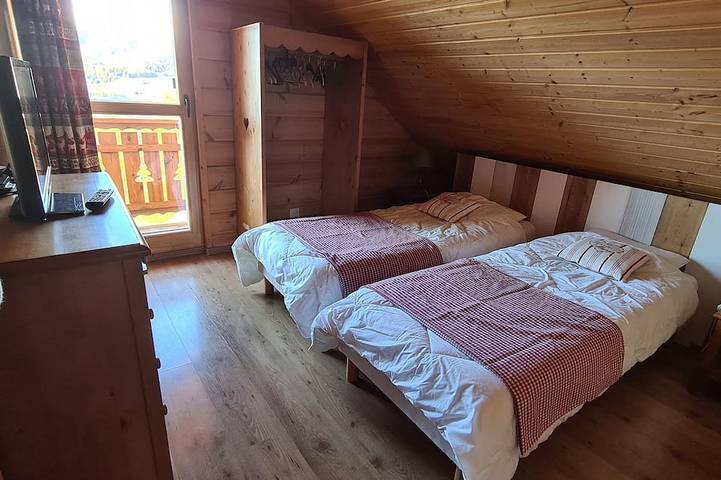 Chalet pour 8 personnes, avec balcon ainsi que piscine et sauna dans La Joue du Loup - 3