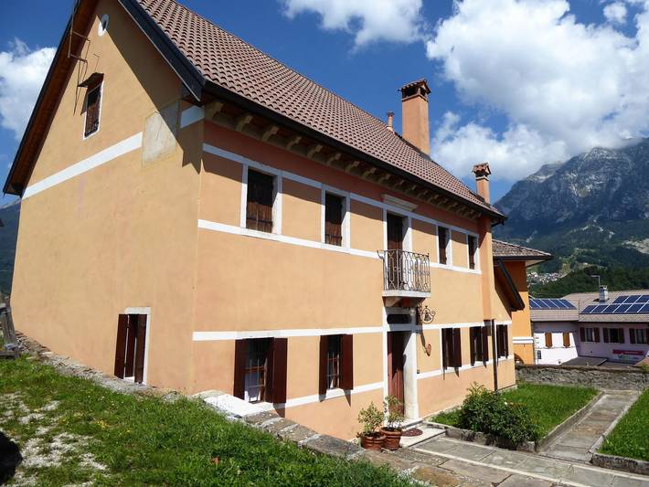Rifugio nelle Dolomiti dove gli animali domestici sono i benvenuti. in Chies d'Alpago, Prealpi Carniche