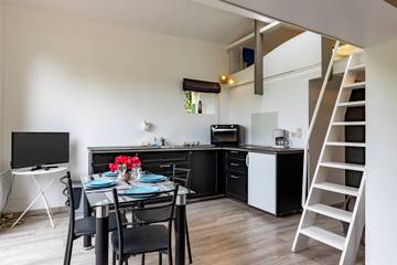 Appartement De Vacances pour 4 Personnes dans Saint-Romain-la-Virvée, Région de Libourne, Photo 4