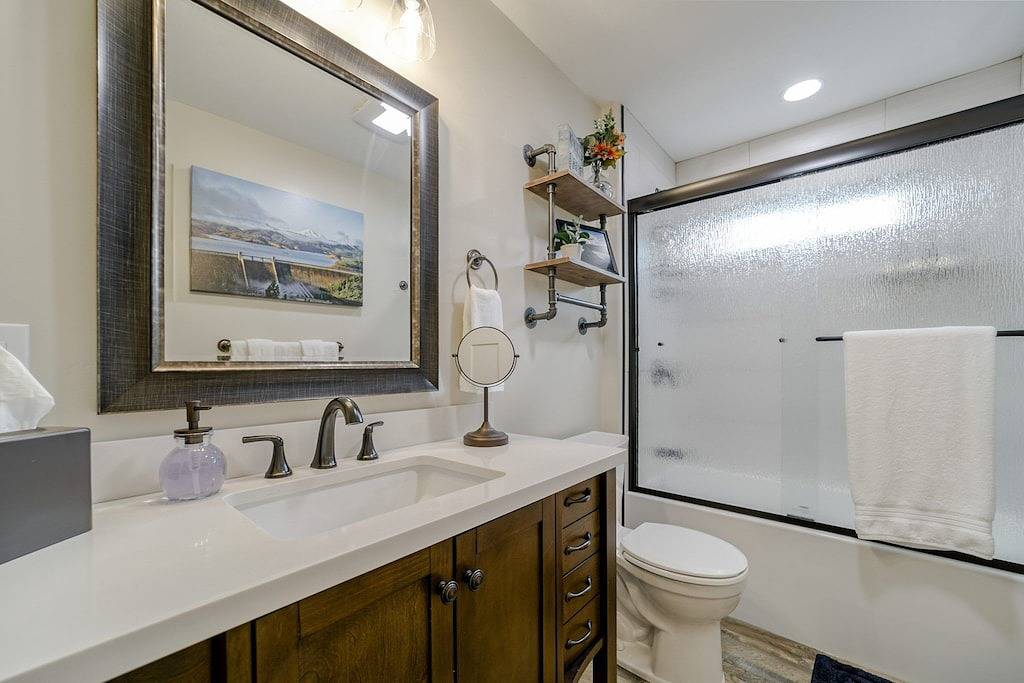 Heart of Shasta Lake City in Shasta Lake