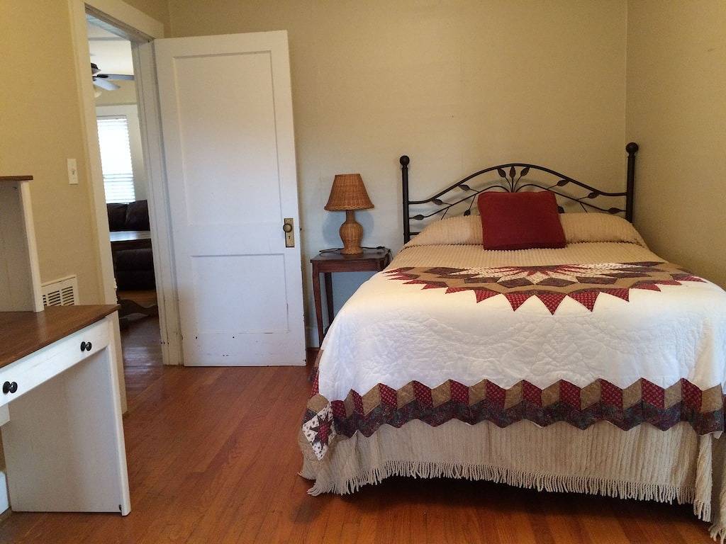 Discover Cherohala Skyway in just 6 mins! Cozy 3-bedroom retreat awaits. in Monroe County (TN)