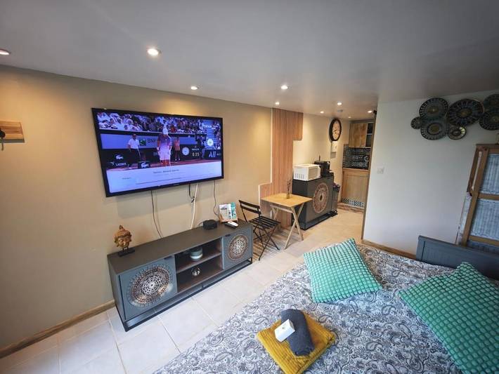 Gîte pour 2 personnes, avec vue ainsi que jardin et terrasse à Artigues (Var) - 2