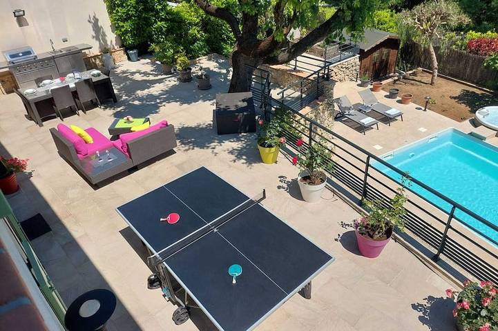 Holiday rental for 6 people, with terrace and hot tub in Valbonne