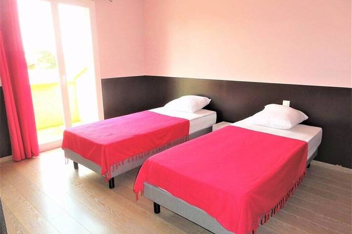 Location de vacances pour 8 personnes, avec jardin, animaux acceptés à Trouillas - 3