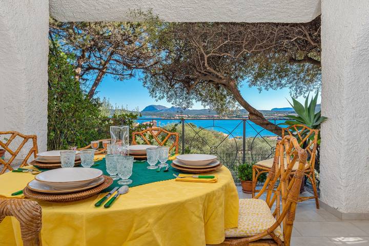 Appartamento 'Bella Vista Marinella 1' con vista mare, terrazza, aria condizionata e Wi-Fi in Porto Rotondo, Olbia