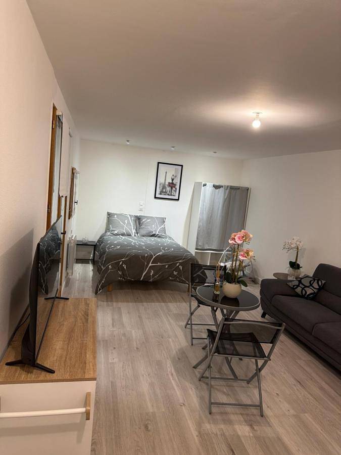 Gîte pour 2 personnes, avec Terrasse à Chaufour-lès-Bonnières
