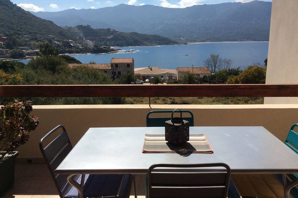 Appartement entier, Appartement climatisé avec terrasse vue pleine mer in Tiuccia, Casaglione