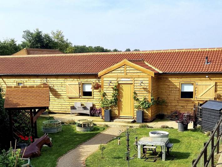 Log cabin for 4 people, with garden in Essex