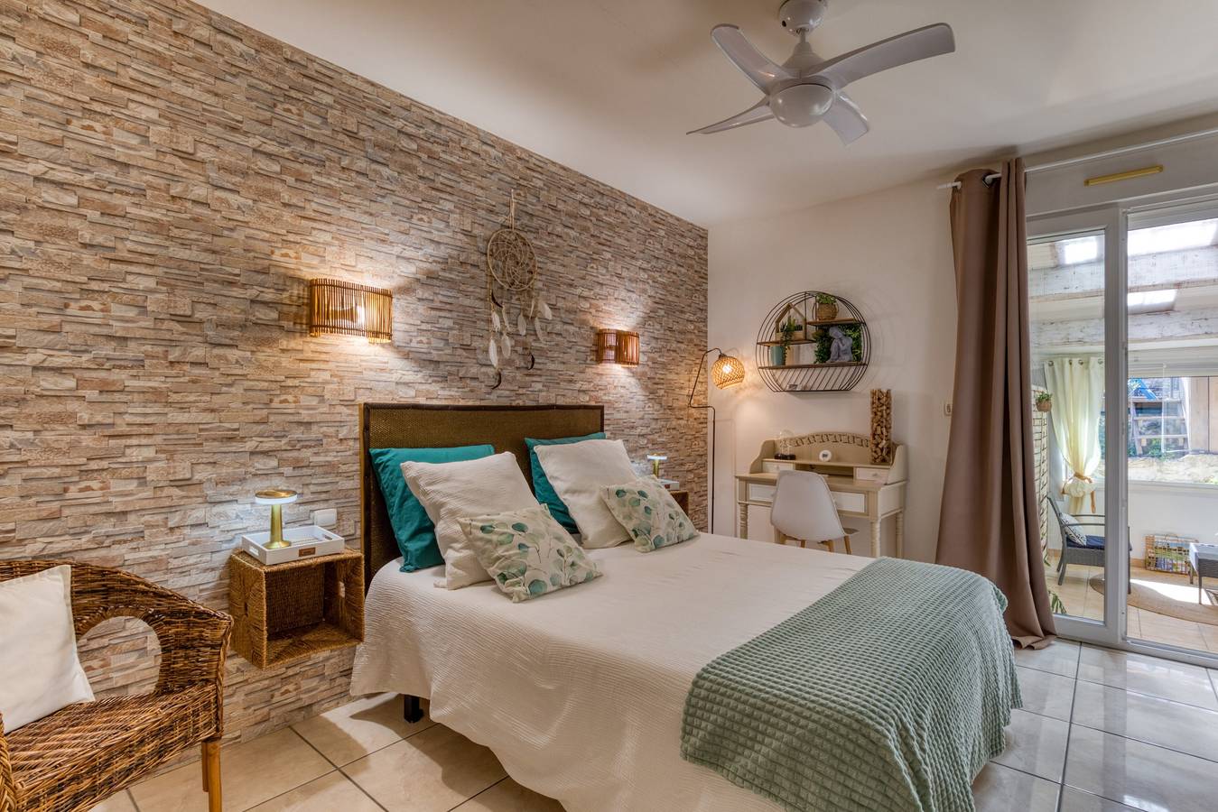 Chambre d’hôtes « Les Oliviers » avec entrée privée , Wi-Fi et climatisation in Puisserguier, Côte méditerranéenne (France)