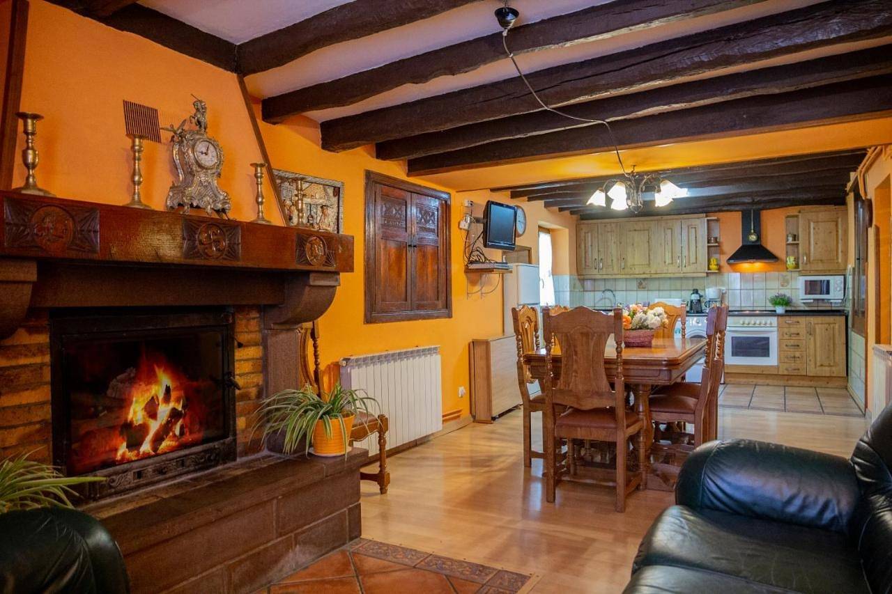 Casa Navarlaz S N in Valcarlos, Province de Navarra
