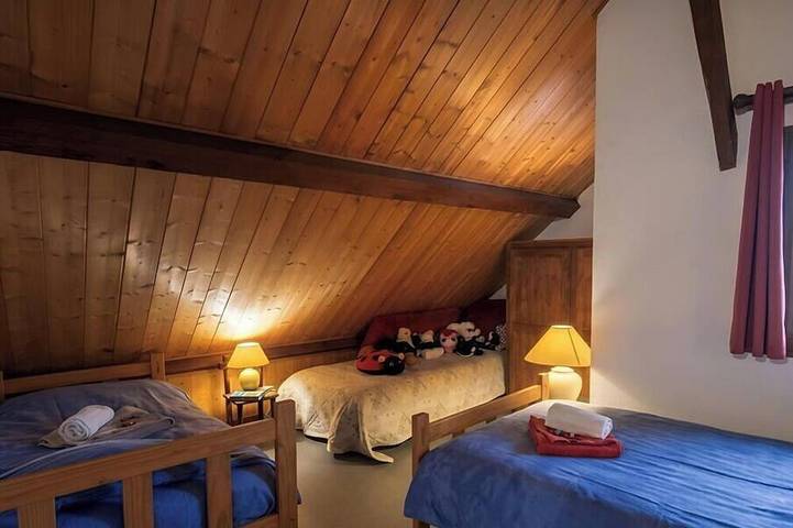 Entire apartment, Casa-Le Gerland : joli duplex dans chalet St-Véran in Saint-Véran, Queyras