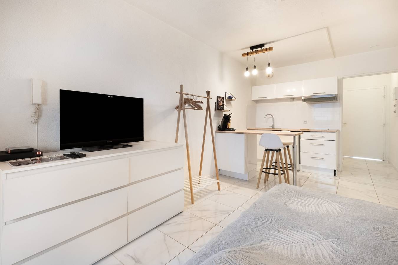 Hel enrumslägenhet, Le Juan Soleil: Studio by the Sea in Juan-les-Pins in Antibes, Cannes region