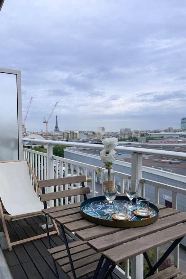 Maison d’hôte pour 2 personnes, avec sauna ainsi que terrasse et vue à Issy-les-Moulineaux