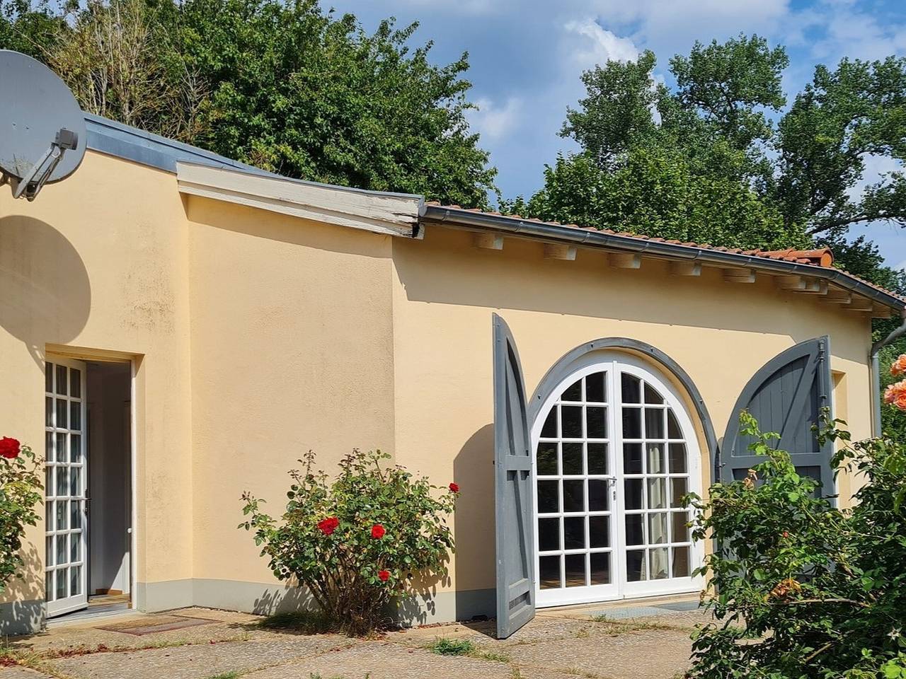 Ganze Wohnung, Bund Ferienwohnung mit Wi-Fi und Terrasse in Lenzen (Elbe), Prignitz