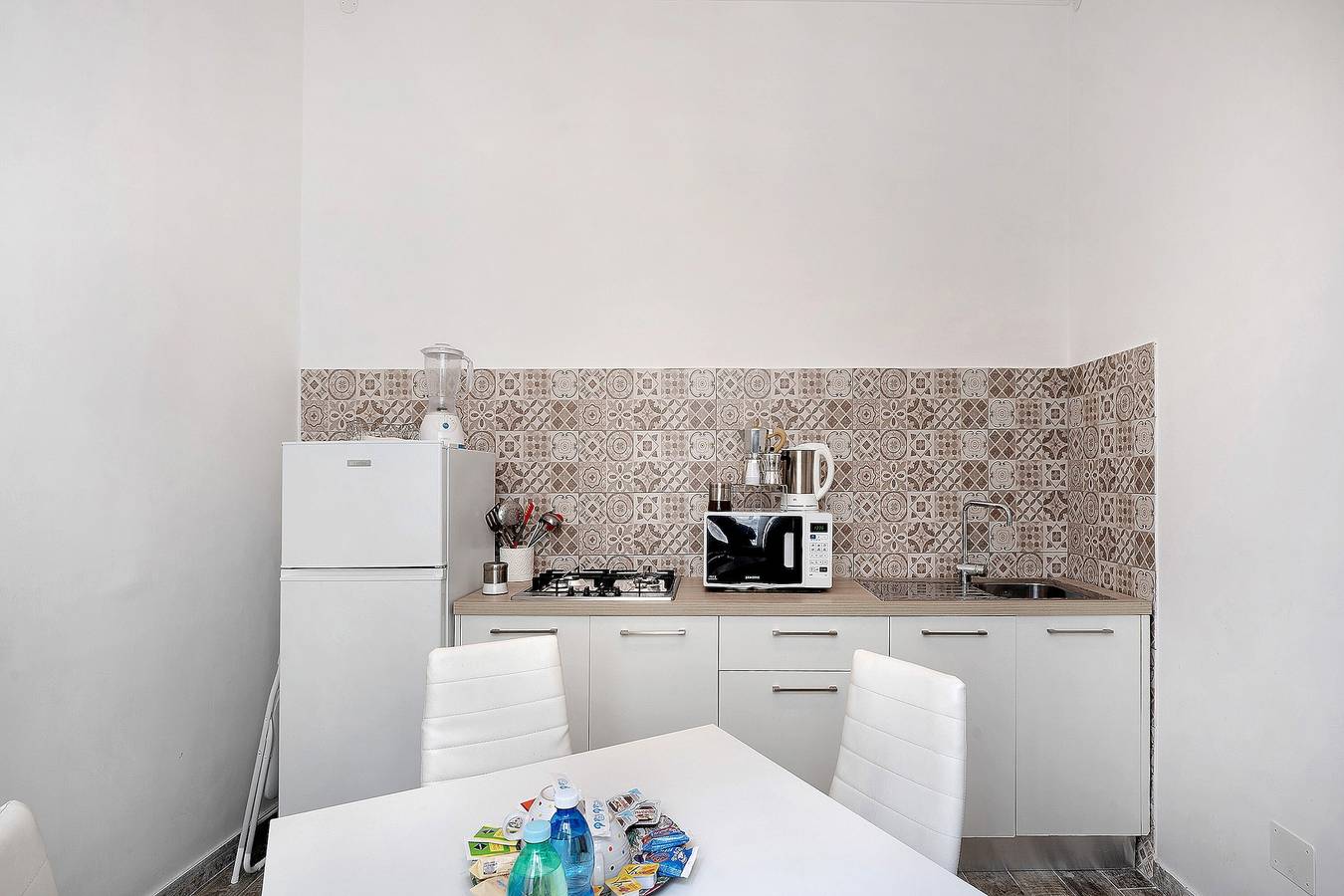 Appartement entier, Al Corso : appartement neuf super central in Salerne, Côte Tyrrhénienne Campanie