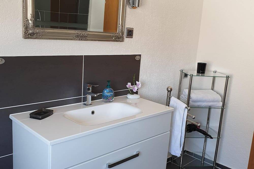 Ganze Wohnung, Ferienwohnung/Monteurzimmer in Seesen, Harzvorland